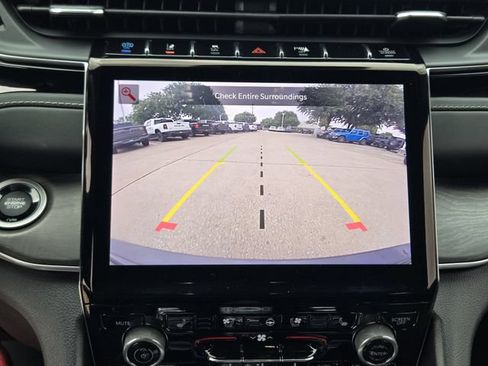 Certified 2022 Jeep Grand Cherokee Overland AWD/4WD image 17
