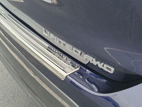 Used 2022 Toyota Highlander Limited AWD/4WD image 7