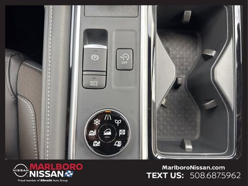 New 2025 Nissan Pathfinder SL image 39