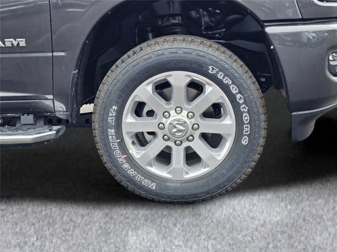 New 2026 RAM 2500 Laramie w/ Sport Appearance Package AWD/4WD image 6