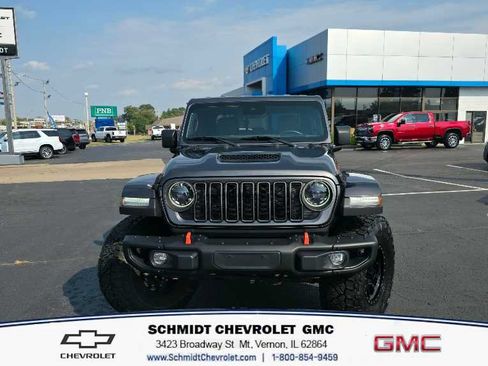 Used 2024 Jeep Gladiator Mojave AWD/4WD image 2