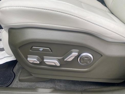 Used 2025 Hyundai Santa Fe Calligraphy image 12