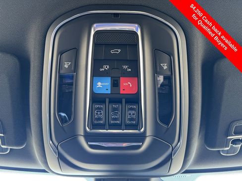 New 2025 Jeep Grand Cherokee Limited w/ Luxury Tech Group II image 16