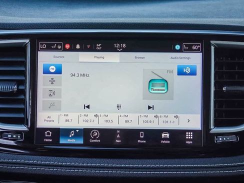 Certified 2024 Chrysler Pacifica Select image 13