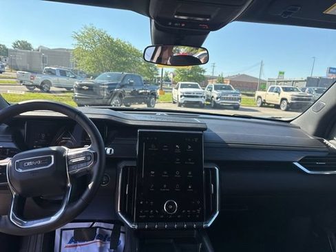 Used 2025 GMC Acadia Elevation FWD image 28