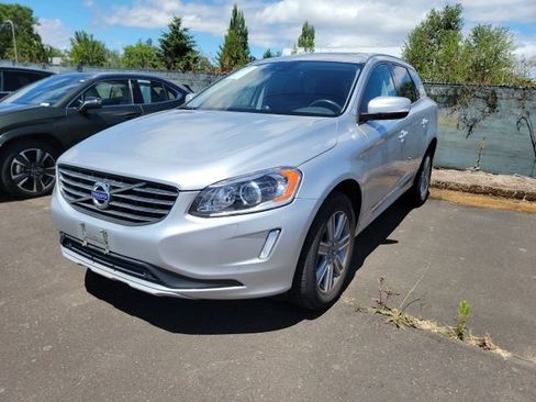 Used 2017 Volvo XC60 T5 Inscription w/ Preferred Option Package AWD/4WD image 4