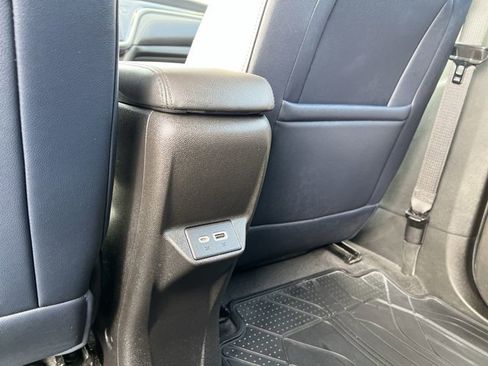 Used 2022 Chevrolet Bolt EUV LT w/ Convenience Package image 22