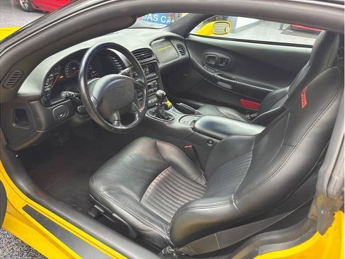 Used 2002 Chevrolet Corvette Z06 w/ Memory Pkg RWD image 8