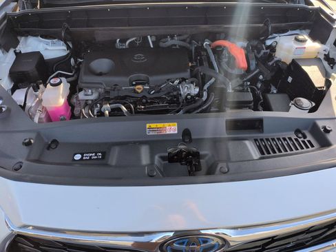 Used 2023 Toyota Highlander Platinum AWD/4WD image 22