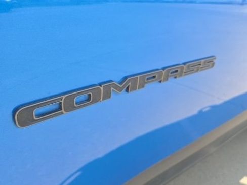 Used 2025 Jeep Compass Trailhawk AWD/4WD image 44