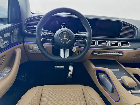 New 2026 Mercedes-Benz GLS 450 4MATIC image 25