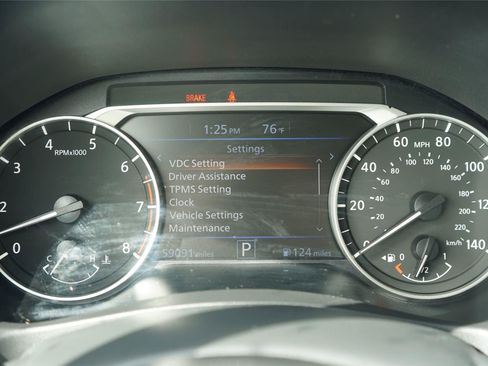 Used 2024 Nissan Altima 2.5 SV FWD image 18