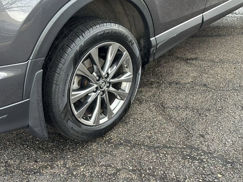 Used 2018 Toyota RAV4 Limited image 8