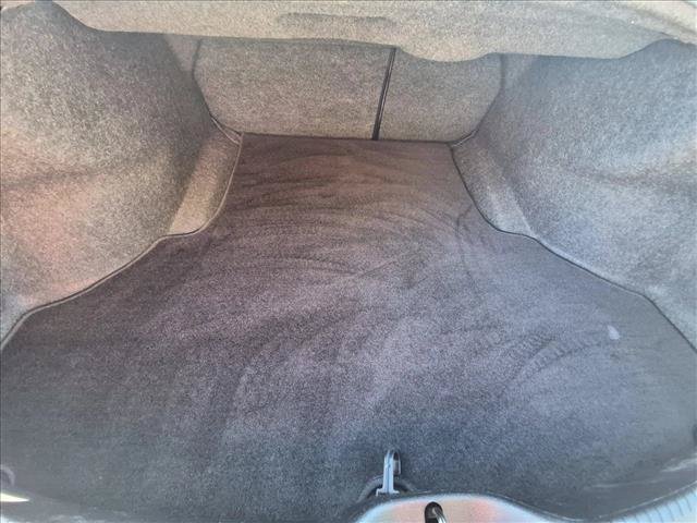 Used 2018 Chrysler 300 Limited RWD image 6