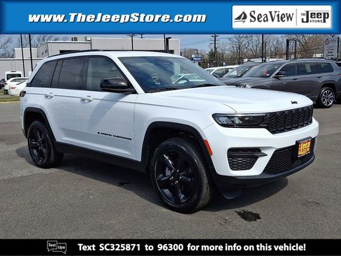 Certified 2025 Jeep Grand Cherokee Altitude image 1