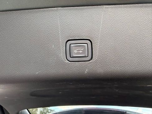 Used 2023 Chevrolet Traverse LT w/ LPO, Floor Liner Package image 11