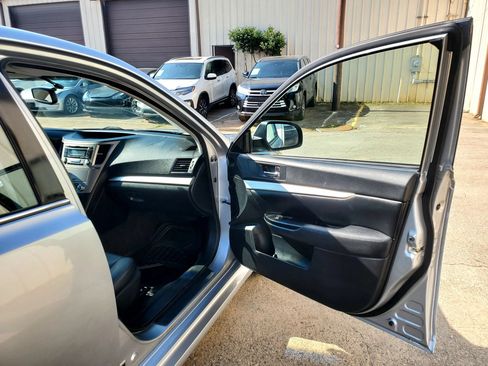 Used 2012 Subaru Legacy 2.5i Premium AWD/4WD image 28