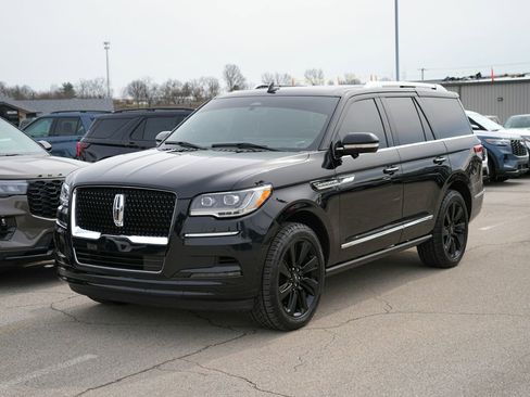 Used 2023 Lincoln Navigator Reserve w/ Equipment Group 201A AWD/4WD image 10