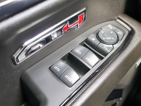 Used 2024 GMC Sierra 1500 AT4 w/ Technology Package AWD/4WD image 17