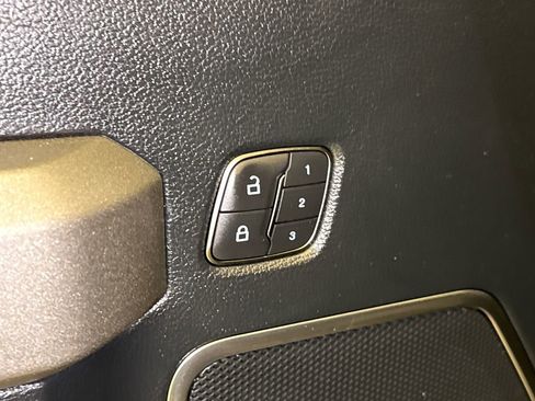 Used 2019 Ford F150 Raptor w/ Equipment Group 802A Luxury image 21