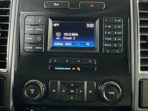 Used 2016 Ford F150 XLT image 14