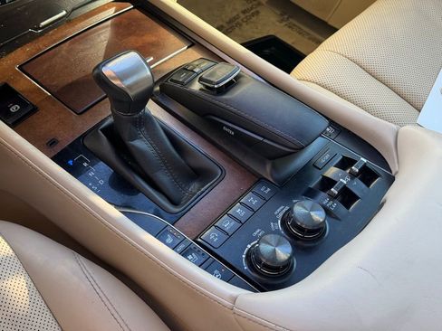 Used 2019 Lexus LX 570 4WD image 22