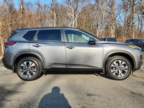 Certified 2022 Nissan Rogue SV image 8