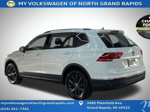 Used 2024 Volkswagen Tiguan SE image 5