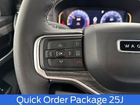 Used 2024 Jeep Wagoneer L Series II image 20