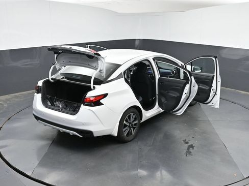 Used 2025 Nissan Versa SV w/ Trunk Package FWD image 31