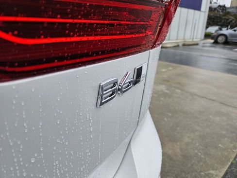 Used 2023 Volvo XC60 B6 Ultimate w/ Climate Package image 10