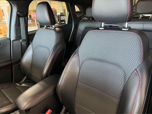 Certified 2023 Ford Escape ST-Line w/ Tech Pack #1 AWD/4WD image 14