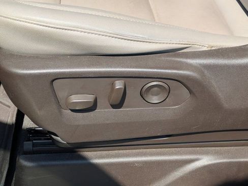 Used 2023 Chevrolet Tahoe Z71 w/ Luxury Package image 21