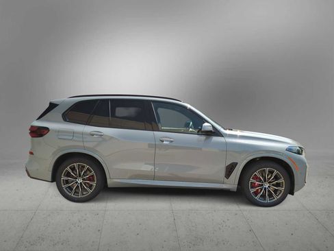 Used 2026 BMW X5 xDrive40i w/ M Sport Package image 9