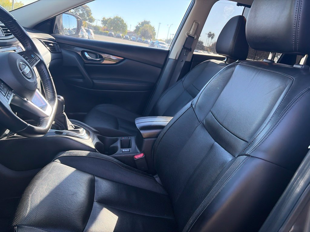 Used 2018 Nissan Rogue SL w/ Premium Package FWD image 10