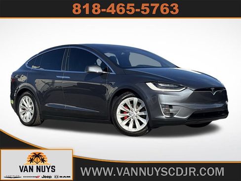 Used 2018 Tesla Model X P100D image 1