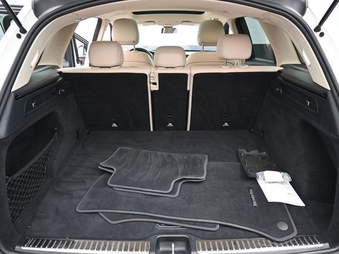 Used 2021 Mercedes-Benz GLC 300 4MATIC image 31