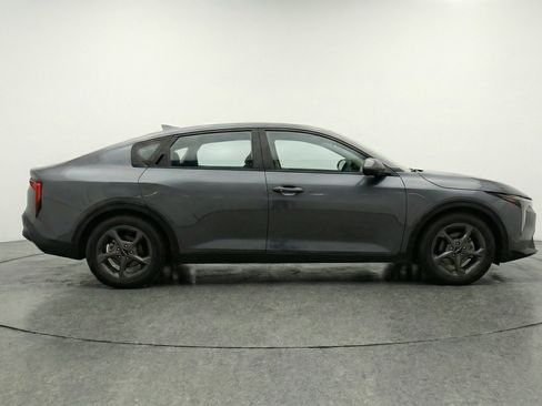 Used 2025 Kia K4 LXS image 11
