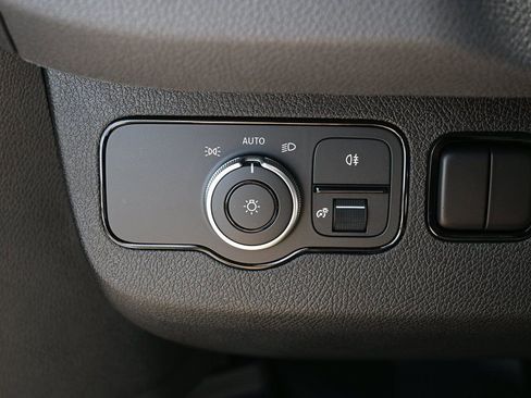 Used 2025 Mercedes-Benz Sprinter 2500 image 9