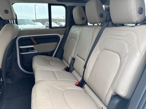 Used 2023 Land Rover Defender 110 SE image 16