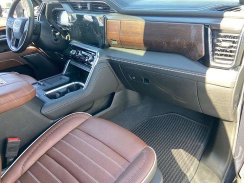 Used 2025 GMC Sierra 3500 Denali Ultimate image 25