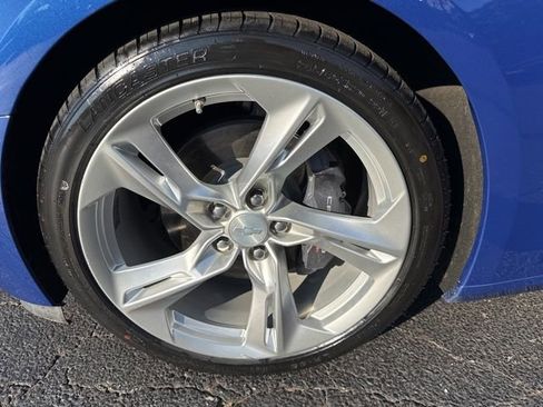 Used 2024 Chevrolet Camaro LT w/ Technology Package image 10