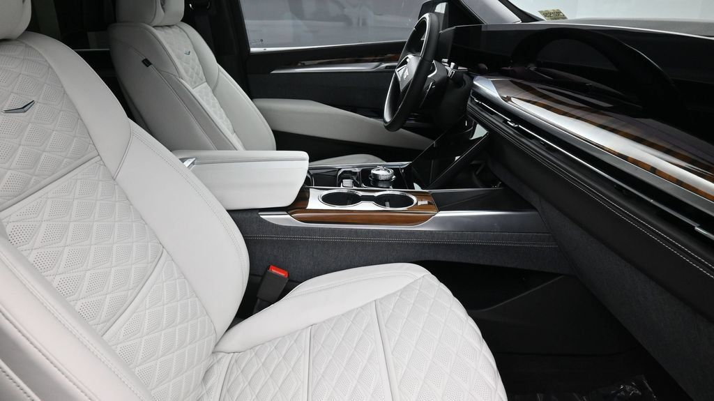 Certified 2026 Cadillac Escalade ESV Platinum Sport w/ LPO, ONYX Package AWD/4WD image 2