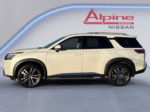 New 2025 Nissan Pathfinder Platinum w/ Black Appearance Package image 2