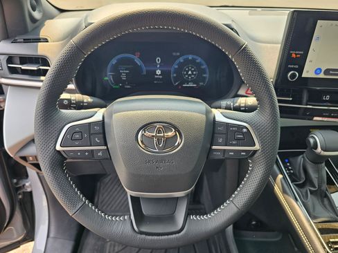 Used 2026 Toyota Sienna XSE AWD/4WD image 21