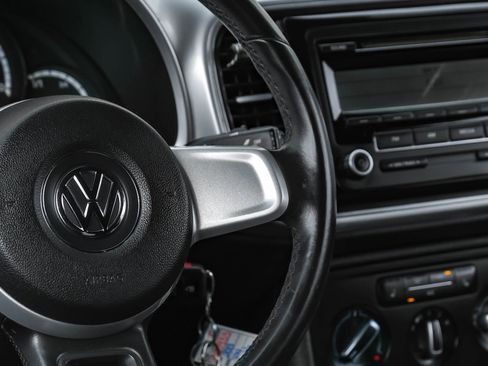 Used 2013 Volkswagen Beetle 2.5 image 15