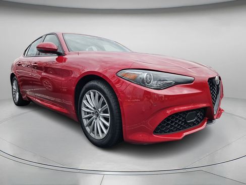 Used 2022 Alfa Romeo Giulia Sprint image 4