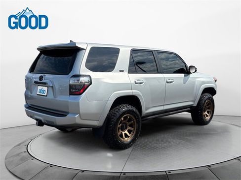 Used 2022 Toyota 4Runner SR5 Premium image 5