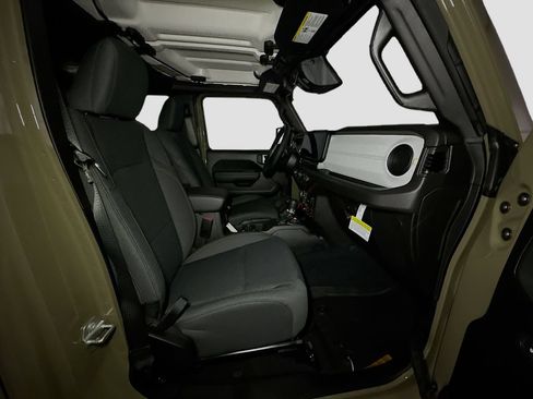 New 2026 Jeep Wrangler Unlimited Sport AWD/4WD image 32