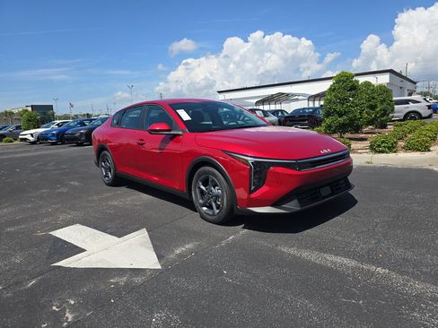 New 2026 Kia K4 FWD image 2
